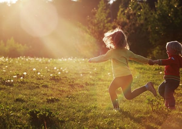Raising Eco-Conscious Kids Through Regenerative Family Travel-EcoNueva